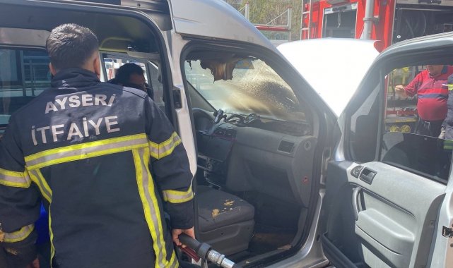 Kayseri'de seyir halindeki ticari araçta yangın