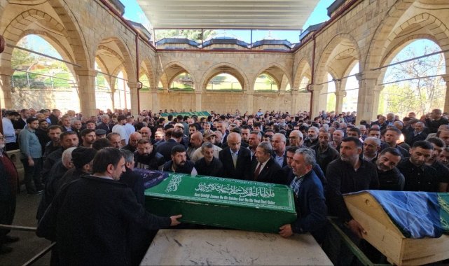 Kaza kurbanı 3 kişi gözyaşları arasında defnedildi
