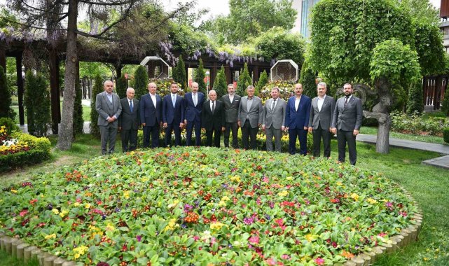 KTO heyetini ağırlayan Başkan Büyükkılıç'a "birlik" vurgusu
