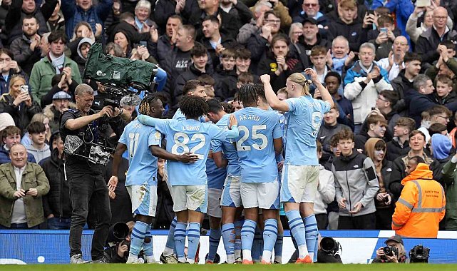 Manchester City evinde Luton Town'u 5 golle geçti