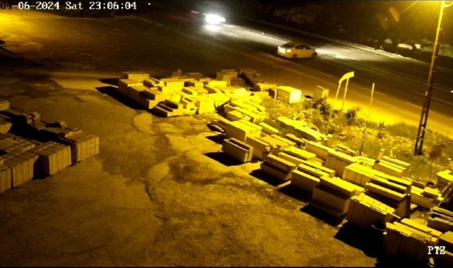 Mardin'de kaza sonrası otomobil alev aldı... O anlar kamerada