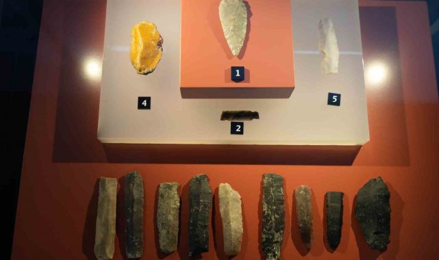MÖ 5900'lü yıllara ait volkanik cam kaya Samsun Müzesi'nde sergileniyor