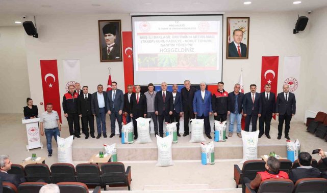 Muş'ta 80 çiftçiye kuru fasulye ve nohut tohumu dağıtıldı