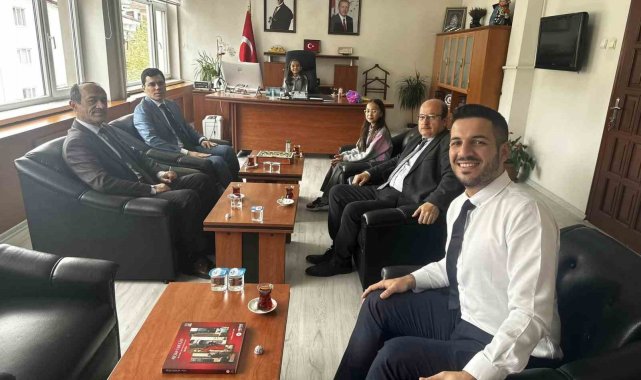 Orhaneli Kaymakamlık koltuğuna Sahre Ay oturdu