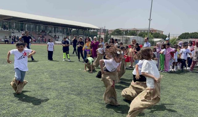 Osmaniye'de depremzede çocuklar için 23 Nisan etkinliği düzenlendi