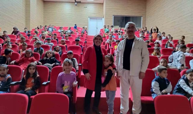 Özalp'ta minik öğrenciler sinema ile buluştu