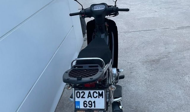 Park halinde motosiklet çalındı