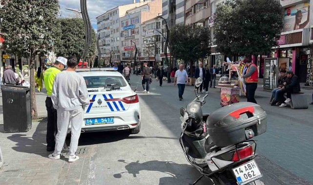 Polis, motosikletlerin girmesi yasak olan caddede göz açtırmıyor