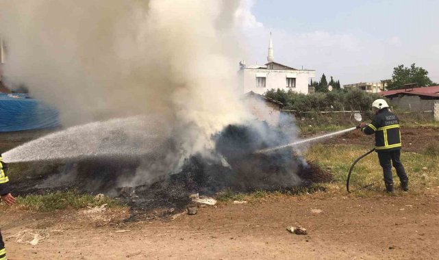Reyhanlı'da odunların bulunduğu alanda çıkan yangın söndürüldü