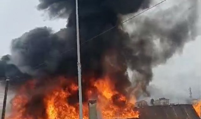 Rize'de çatı yangını