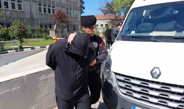 Samsun'da 27 bin 412 adet sentetik ecza ve 100 sikke ile yakalanan 2 kişi tutuklandı