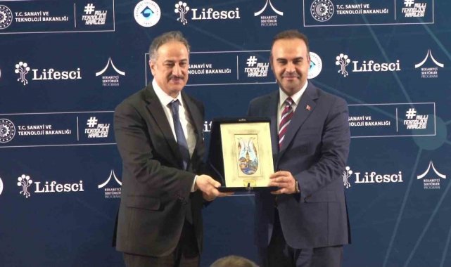 Sanayi Bakanı Kacır: "Geçtiğimiz yıl sağlık sektöründe 62 milyar liradan fazla yatırımı harekete geçirdik"