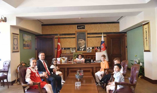 Sındırgı'da 23 Nisan coşku ile kutlandı