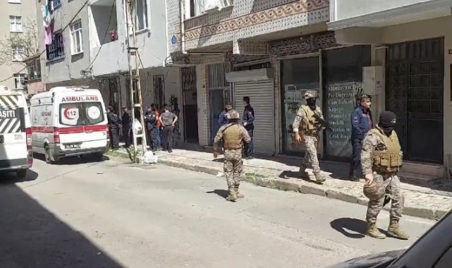Sultanbeyli'de bir kişi kendini eve kilitledi, devreye özel harekat polisleri girdi