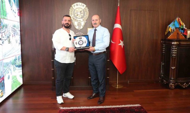 Şüpheliyi yakalayan vatandaşa Emniyet Müdürü'nden ödül