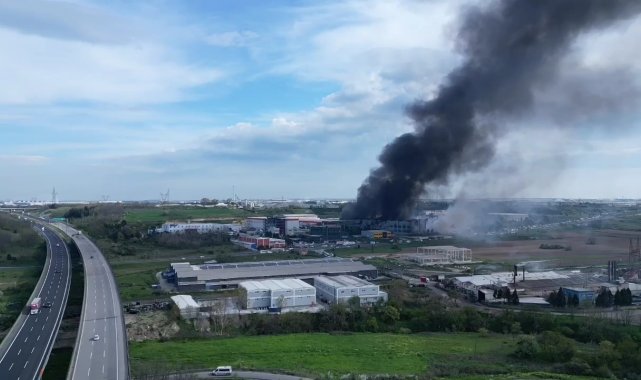 Tekirdağ'da fabrika yangını havadan görüntülendi