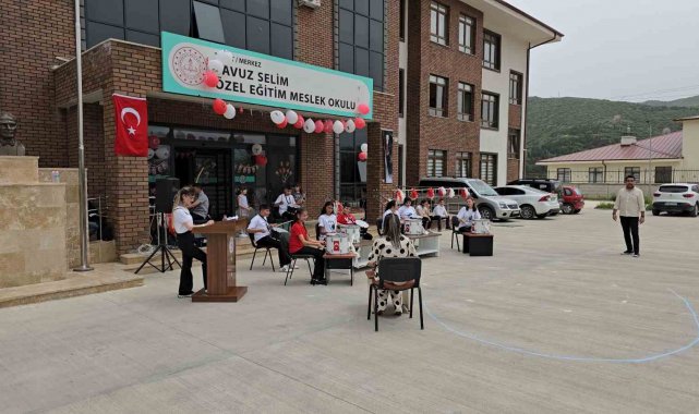Türkiye'de tek olan kampüste engelli öğrenciler 23 Nisan'ı kutladı