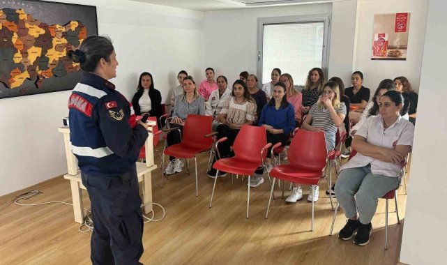 Un fabrikası çalışanlarına Jandarmadan bilgilendirme
