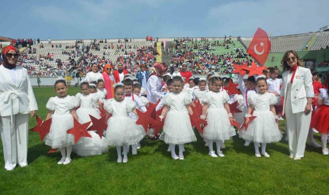 Ünye'de coşkulu 23 Nisan kutlamaları
