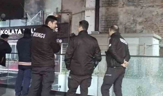 Üsküdar'da iş yerinde yangın paniği