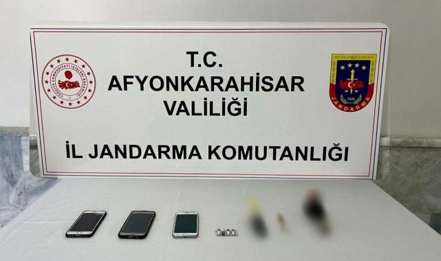 Uyuşturucu kullanan ve satan iki şahıs gözaltına alındı