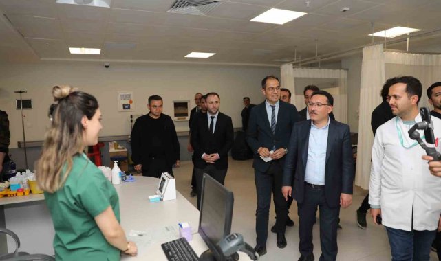 Vali Çiçek, Develi Dr. Ekrem Karakaya Devlet Hastanesi'ne çalışma ziyareti