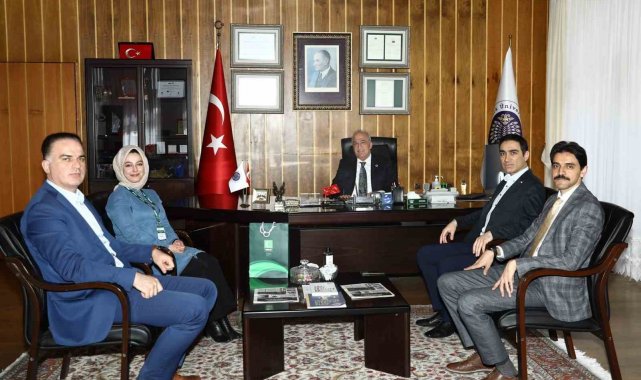 Yeşilay ve Kızılay'dan Rektör Çomaklı'ya ziyaret
