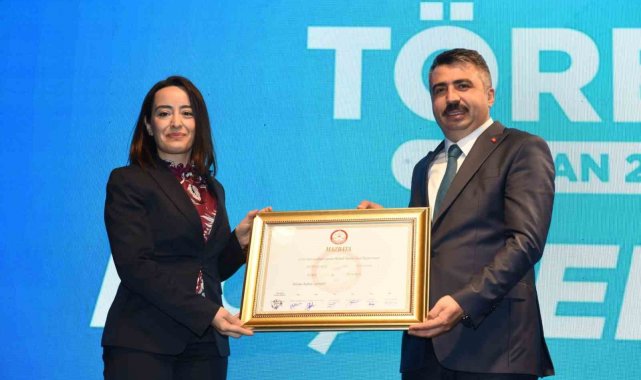 Yıldırım Belediye Başkanı Oktay Yılmaz mazbatasını aldı