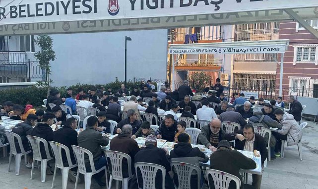 Yüzlerce Manisalı Yiğitbaş Veli Hazretlerinin manevi huzurunda oruç açtı