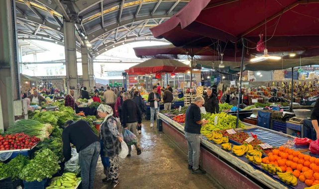 Zonguldak'ta semt pazarı boş kaldı