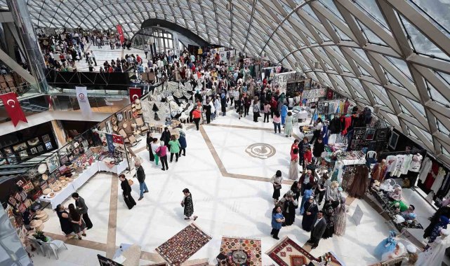 1185 kursiyerin binlerce el emeği göz nuru eseri görücüye çıkıyor