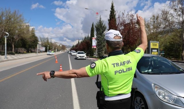 12 bin 655 araç kontrol edildi 132 araç trafikten men edildi