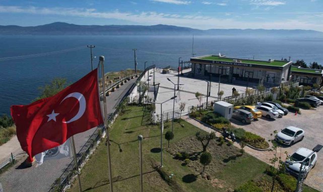 12 dönümlük deniz manzaralı belediye binası satışa çıkarıldı