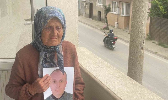 20 gündür ağlamaktan gözyaşları kurudu...96'lık Zeliha Nine 20 gündür balkonda evladını bekliyor