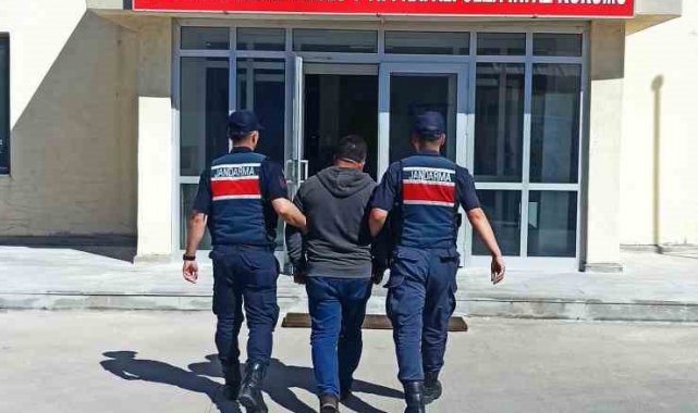 3 yıl 1 ay 15 gün hapis cezası ile aranan şahsı jandarma yakaladı
