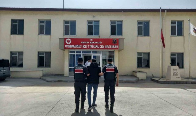 4 yıl 4 ay 15 gün hapis cezası ile aranan şahsı jandarma yakaladı