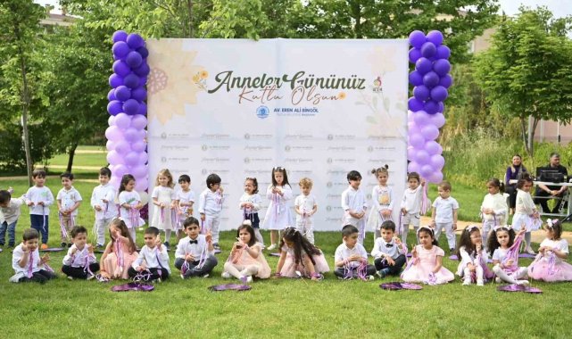 AÇEM'li miniklerden Anneler Günü sürprizi