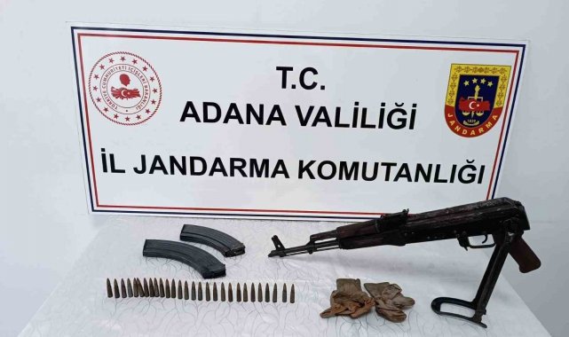 Adana'da bir uzun namlulu tüfek ele geçirilirken 2 kişi de yakalandı