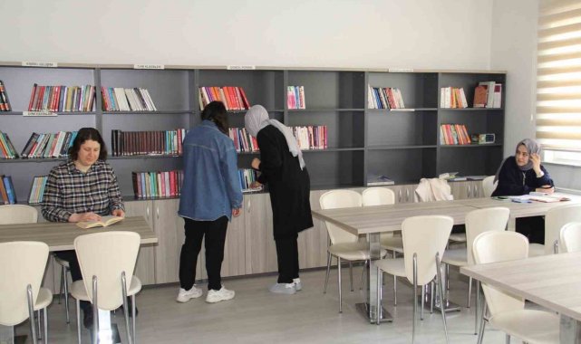 Aile Yaşam Merkezi Kütüphanesi öğrencilerin hizmetinde