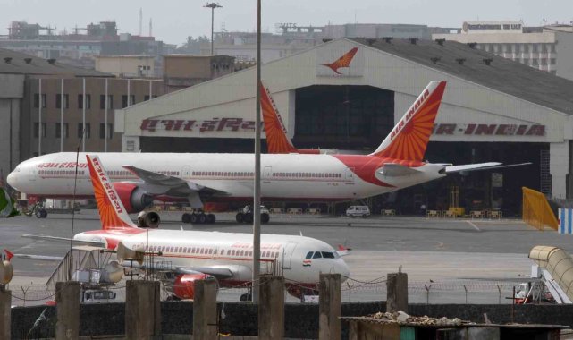 Air India Express, 100'den fazla kabin memurunun hastalık izni alması nedeniyle 90'dan fazla uçuşu iptal etti