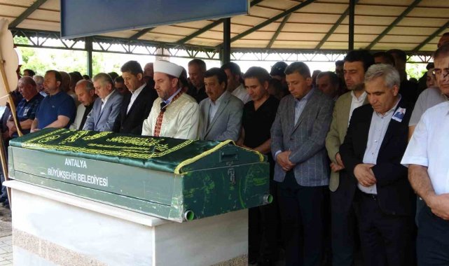 AK Parti Manavgat İlçe Başkanı Erol toprağa verildi