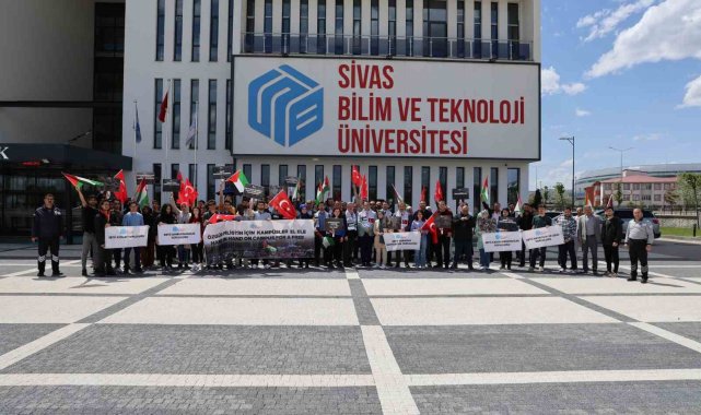 Akademisyenler ve öğrenciler birlikte İsrail'i protesto etti