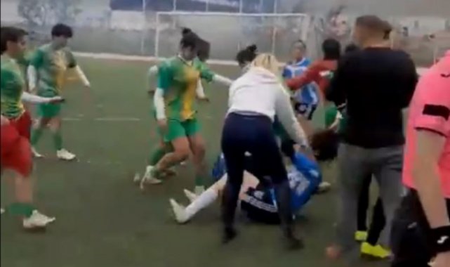 Aksaray'da kadınların futbol maçındaki kavga kamerada: 7 yaralı