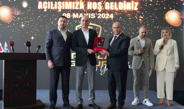 Alparslan Group'tan çiftçilere muhteşem showroom