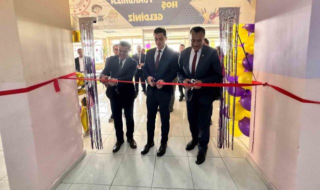 Altıntaş'ta Bilim Fuarı Proje sergisi açıldı