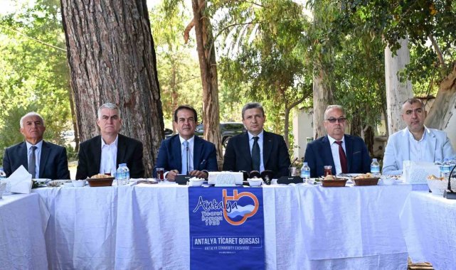 Antalya Valisi'nden 'Zeytinpark' çağrısı: "Yeşil alan olarak mühürleyip son kaleyi kurtaralım"