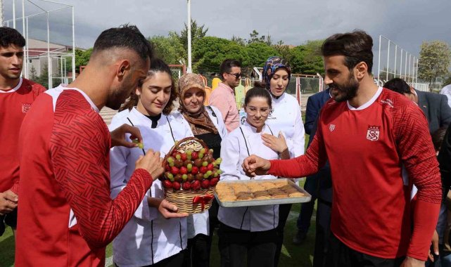Aşçılardan, Sivasspor'a tatlı dopingi
