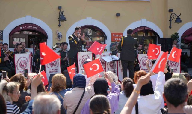 Askeri bandodan 19 Mayıs konseri