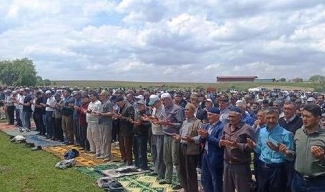 Aslanapa'nın Pınarbaşı Mahallesi'nde yağmur duası