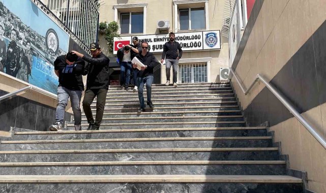 ATM önünde işlem yapanlara yardım etme bahanesiyle yaklaşarak banka kartlarını böyle çaldılar
